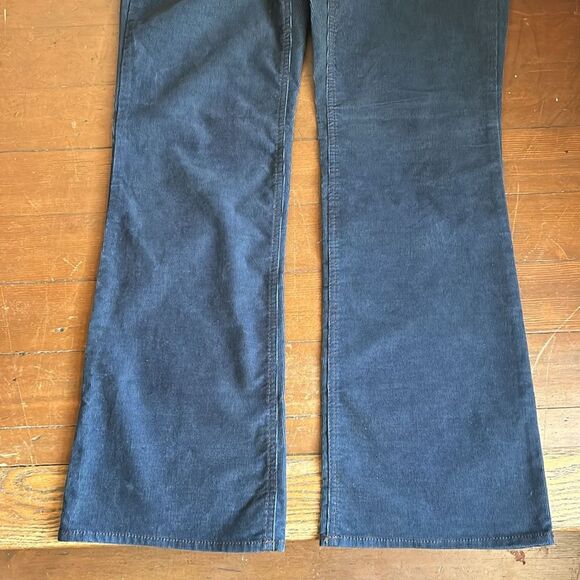 Eddie Bauer Navy Blue low rise Corduroy Jeans. Size 6 Petite - Picture 4 of 8